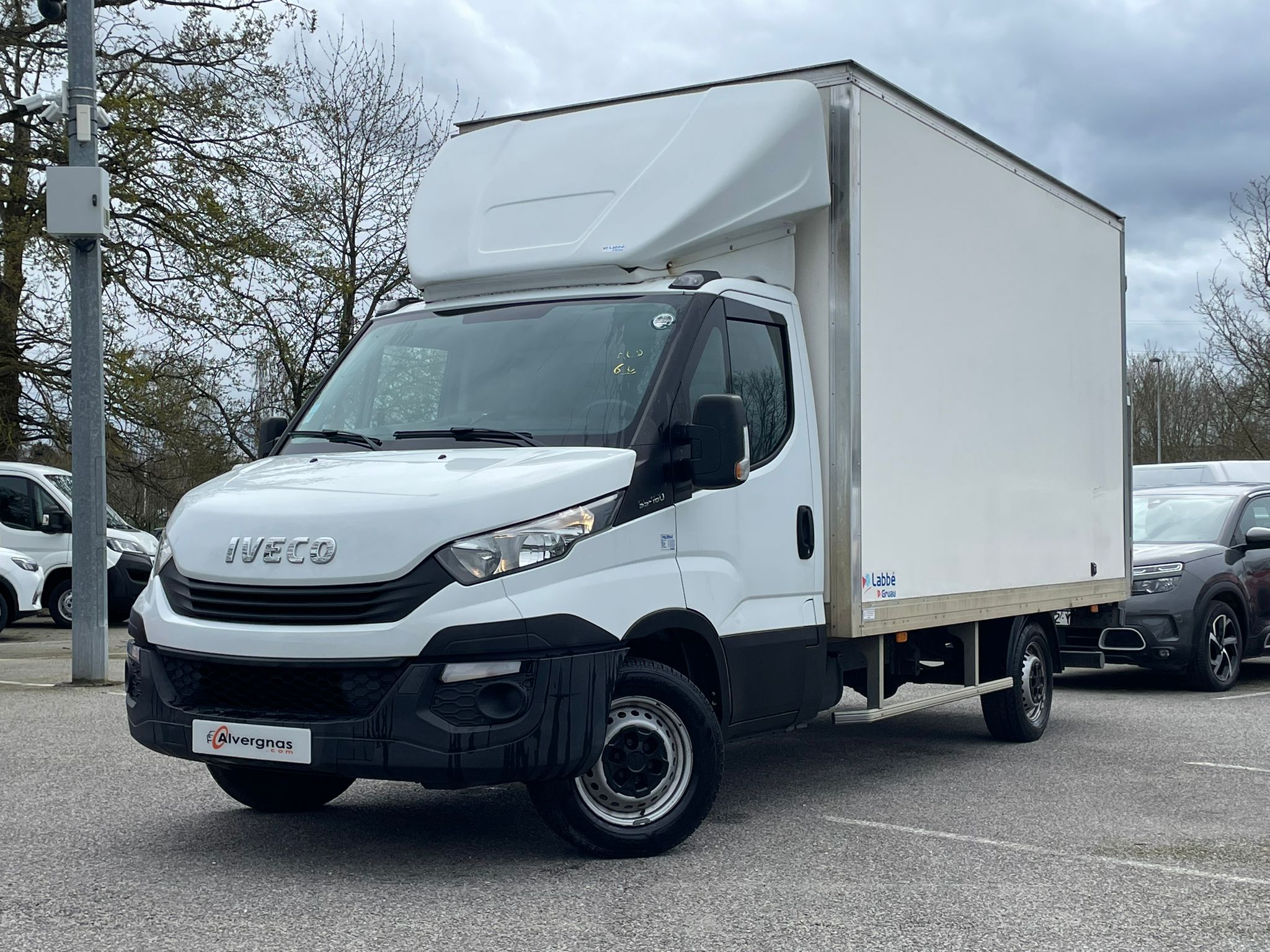 IVECO DAILY CHASSIS CABINE d'occasion sur Paris